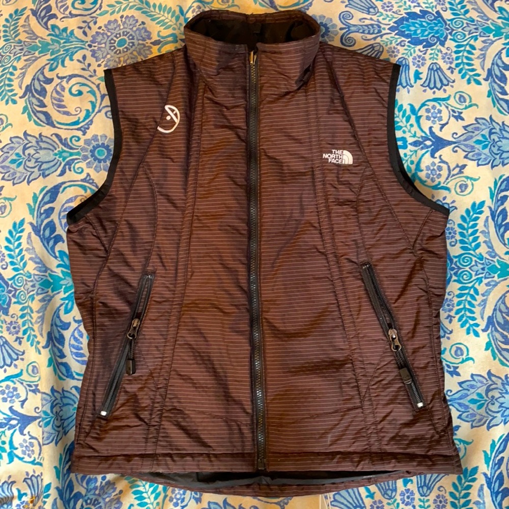 North Face brown light puffy vest!! Barely worn, perfect condition for fall!